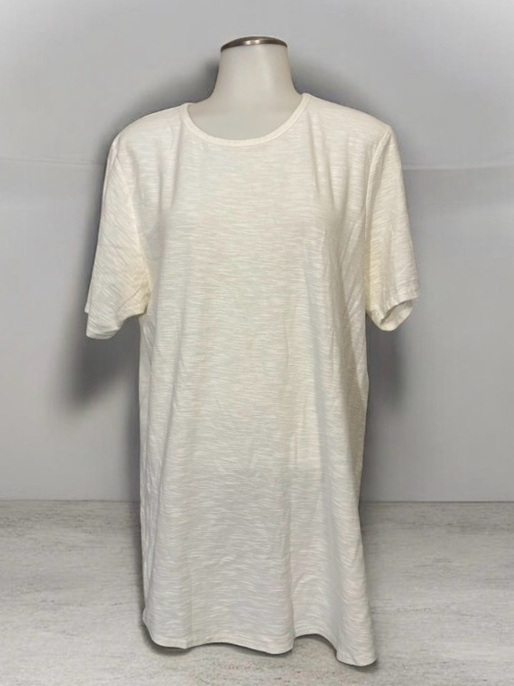 JACKSON Woman's Crew Neck Short Sleeve Tunic Top - Cream White